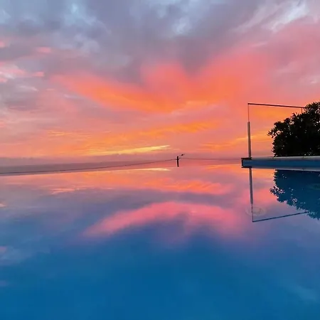 Sunset Ocean Gasthof