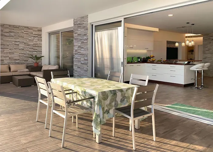 בית הארחה Sunset Ocean ריביירה בראבה