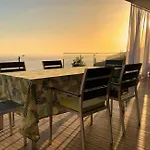 Sunset Ocean 里贝拉布拉瓦